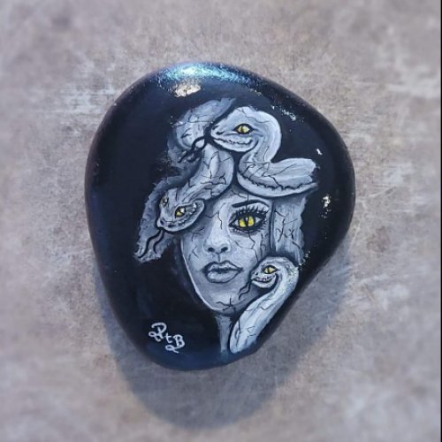 Ptit Boulet Visage femme avec serpents