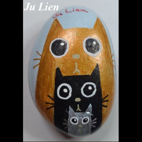 Ju Lien Three little cats...