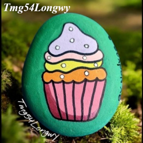 By Nadyne.S cupcake