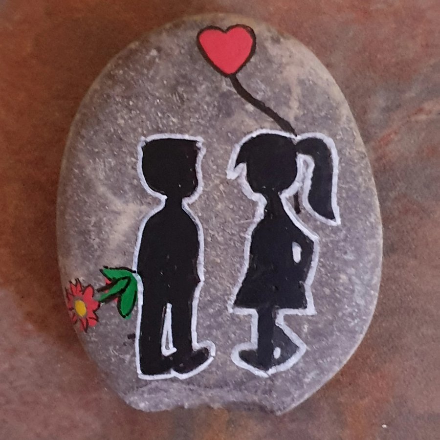 Medium difficulty Children in love - Let's play with painted rocks ! : 1632234538.amoureux.jpg