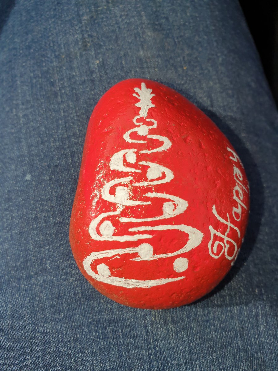 Christmas Painted Rock Makari Stones : 1637248139.20211113.102845.jpg