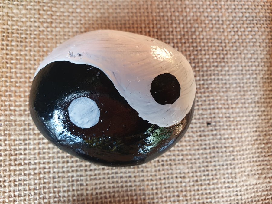 Easy rocks Yin yang : 1657405735.yin.yang.jpg