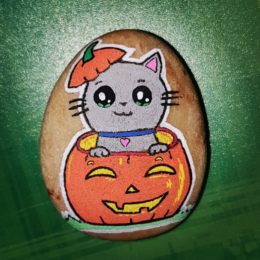 Halloween Cat in Pumpkin : 1661160177.chat.dans.citrouille.jpg