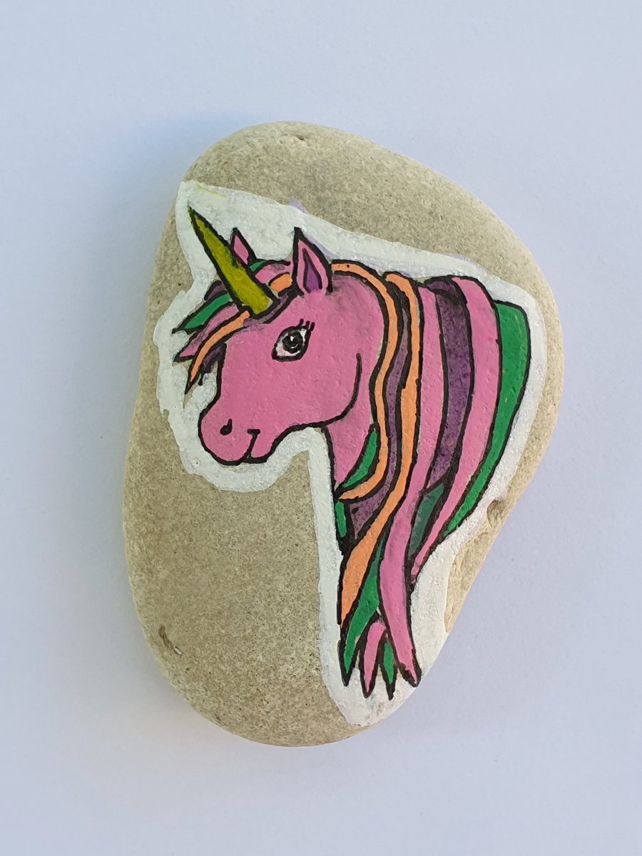 Medium difficulty Unicorn - Painted rock : 1670429462.licorne.jpg