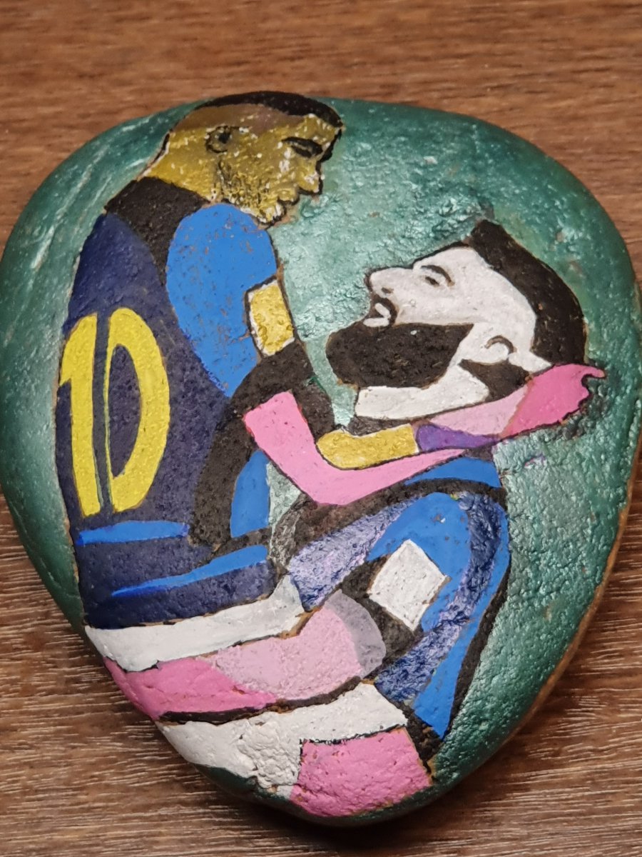 Quite difficult Mbappe and Giroud - Painted rock : 1673253679.mbappe.et.giroud.jpg