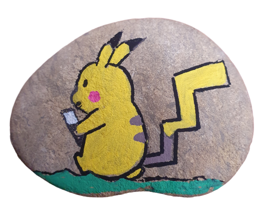 Pokemon rocks Pikachu play with his smartphone : 1676701187.pikachu.joue.avec.son.smartphone.png