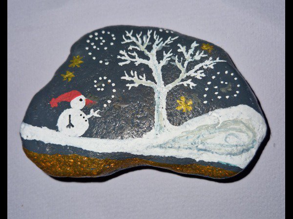 Christmas Painted Rock Stef du 17250 Winter landscape : 1701988804.stef.du.17250.paysage.hivernal.jpg