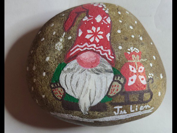 Christmas Painted Rock Ju Lien Gnome : 1702535459.ju.lien.gnome.de.noel.jpg