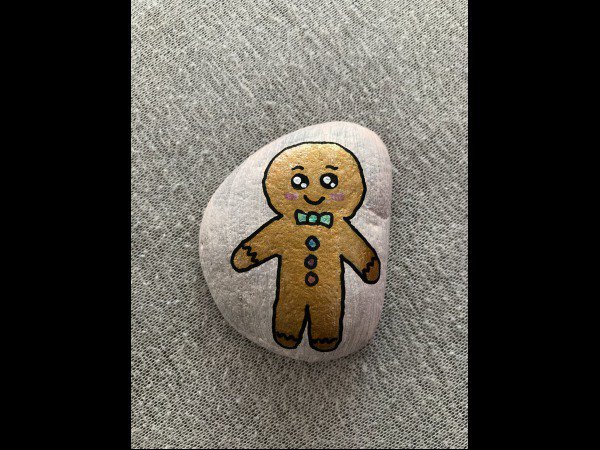 Christmas Painted Rock Lilith Gingerbread man : 1702866124.lilith.bonhomme.pain.depice.jpeg