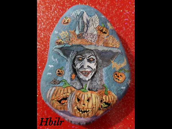 Halloween hbilr Halloween witch on rock : 1730063883.hbilr.sorciere.d.halloween.jpg