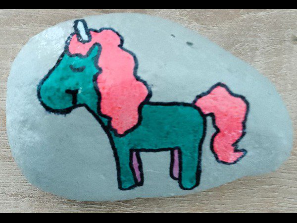 ACCUEIL : Slection du mois Un ami du galet Licorne : 1747864195.un.ami.du.galet.licorne.jpg