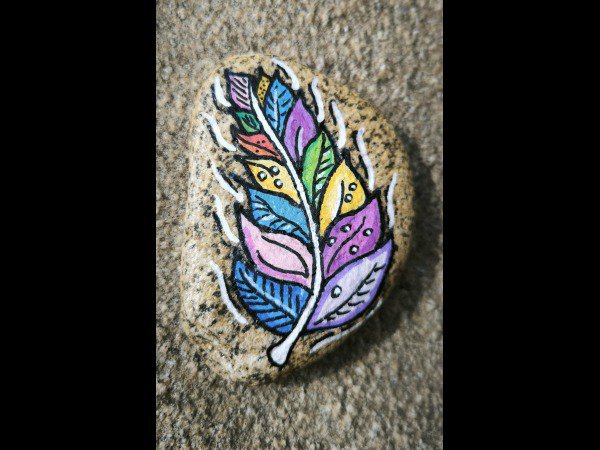 Selection of the month Miss Marmotte Multicoloured feather : 1753443613.miss.marmotte.plume.multicolore.jpg