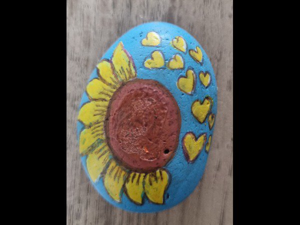 Selection of the month LesgaletsdeNath Sunflower petals fly away in the shape of a heart : 1753443751.lesgaletsdenath.petales.tournesol.s.envolent.en.coeur.jpg