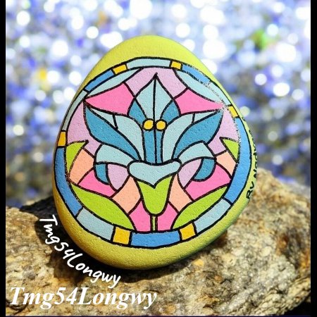 Fleur By Nadyne.S vitrail fleur de lys : 1773313604.by.nadyne.s.vitrail.fleur.de.lys.jpg