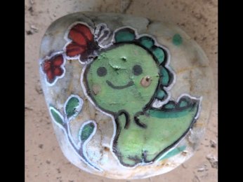 LesgaletsdeNath Petit Dinosaure et papillon