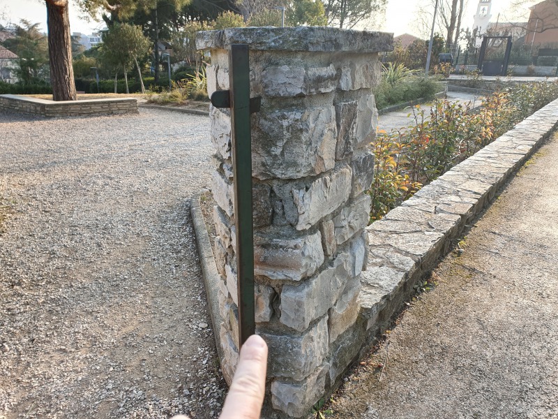 Discover<br/>the second clue picure