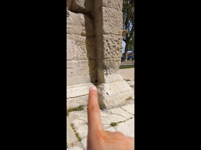 Discover<br/>the second clue picure