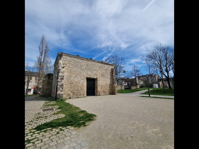 Discover<br/>the second clue picure