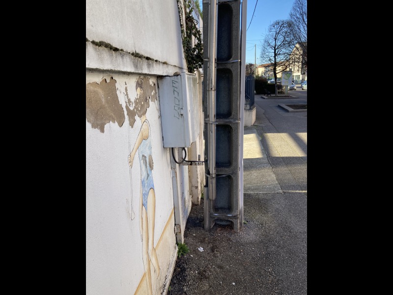 Discover<br/>the second clue picure
