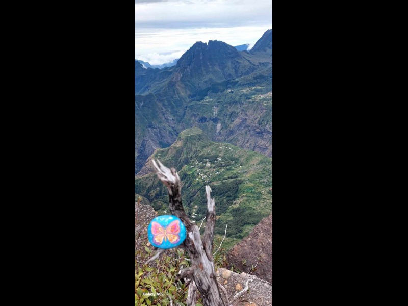 Discover<br/>the second clue picure