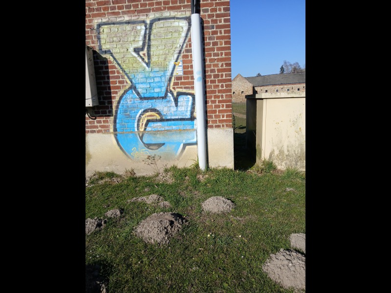 Discover<br/>the second clue picure