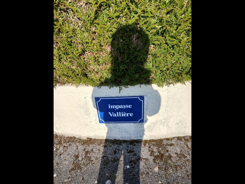 Discover<br/>the second clue picure