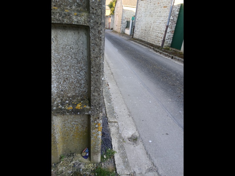 Discover<br/>the second clue picure