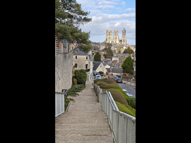 Discover<br/>the second clue picure