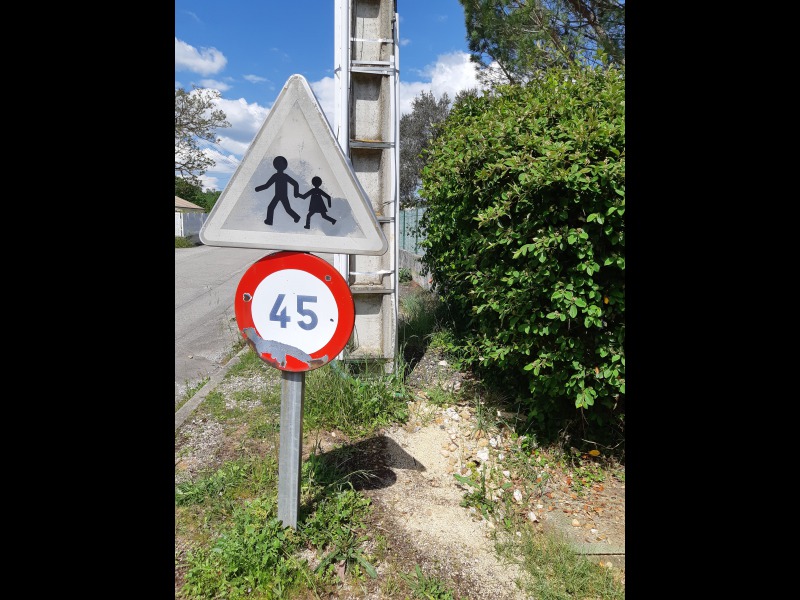 Discover<br/>the second clue picure