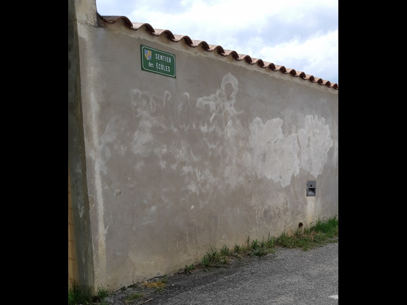 Discover<br/>the second clue picure