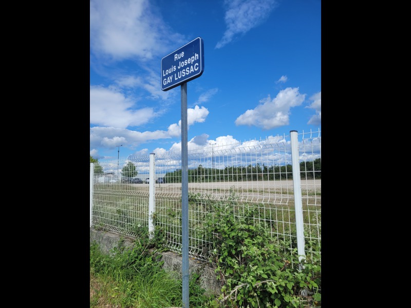 Discover<br/>the second clue picure