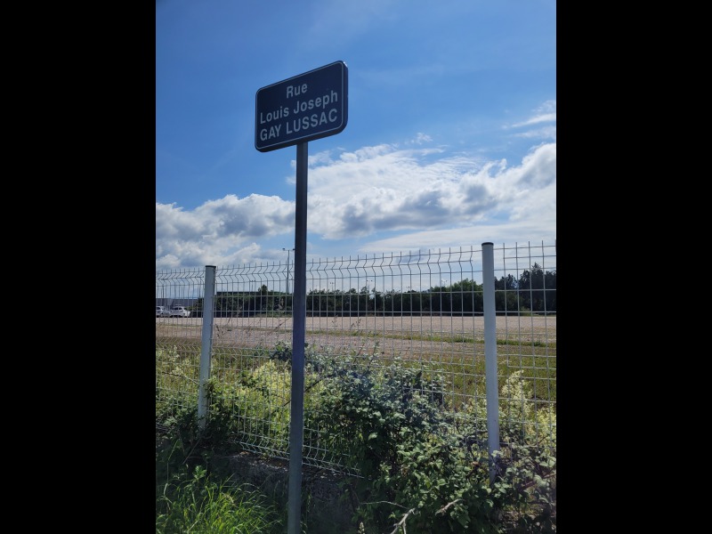 Discover<br/>the second clue picure