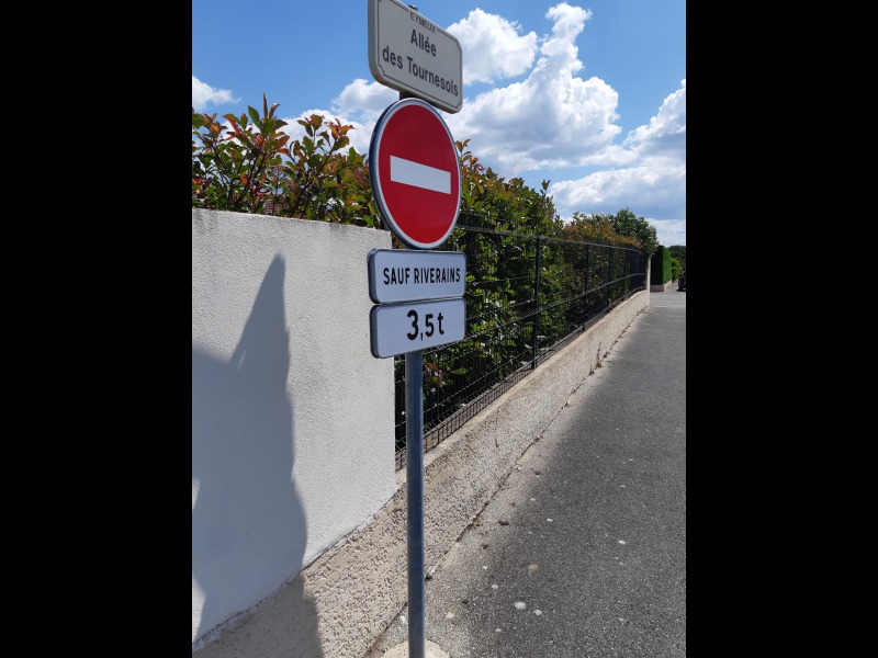 Discover<br/>the second clue picure