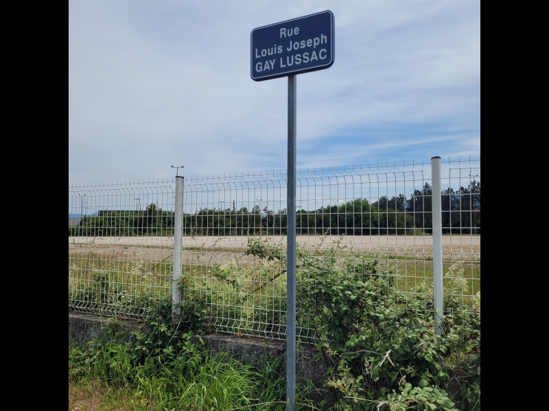Discover<br/>the second clue picure