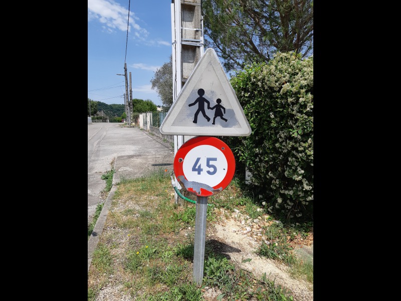 Discover<br/>the second clue picure