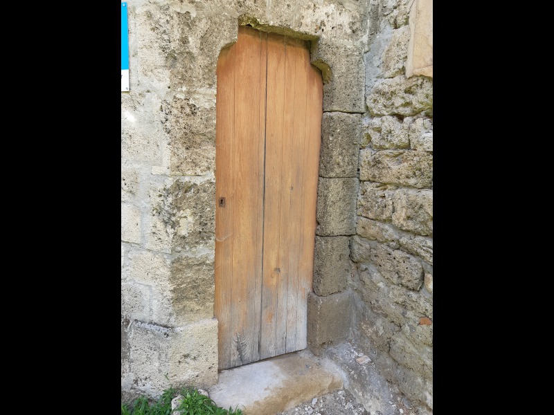 Discover<br/>the second clue picure