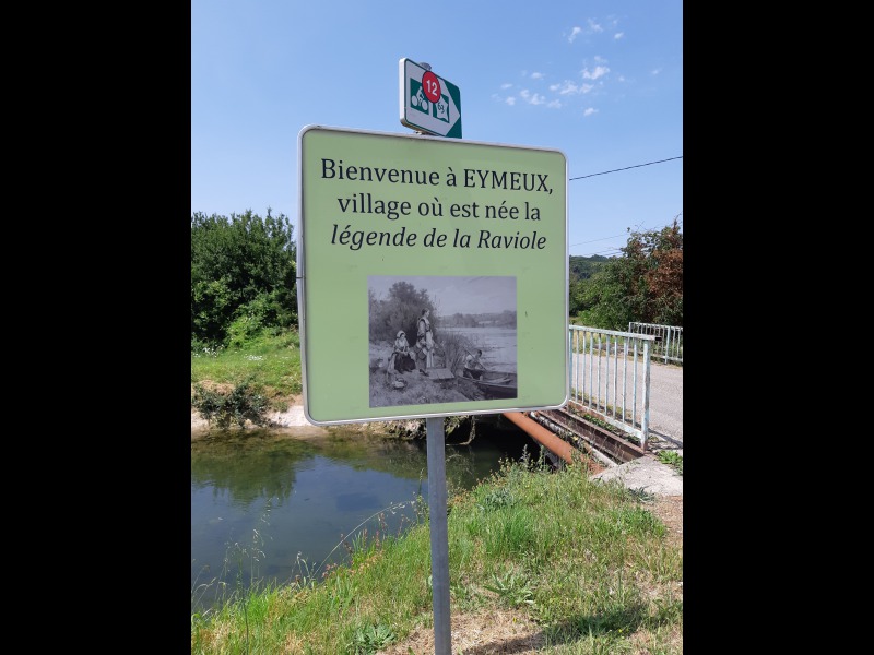 Discover<br/>the second clue picure
