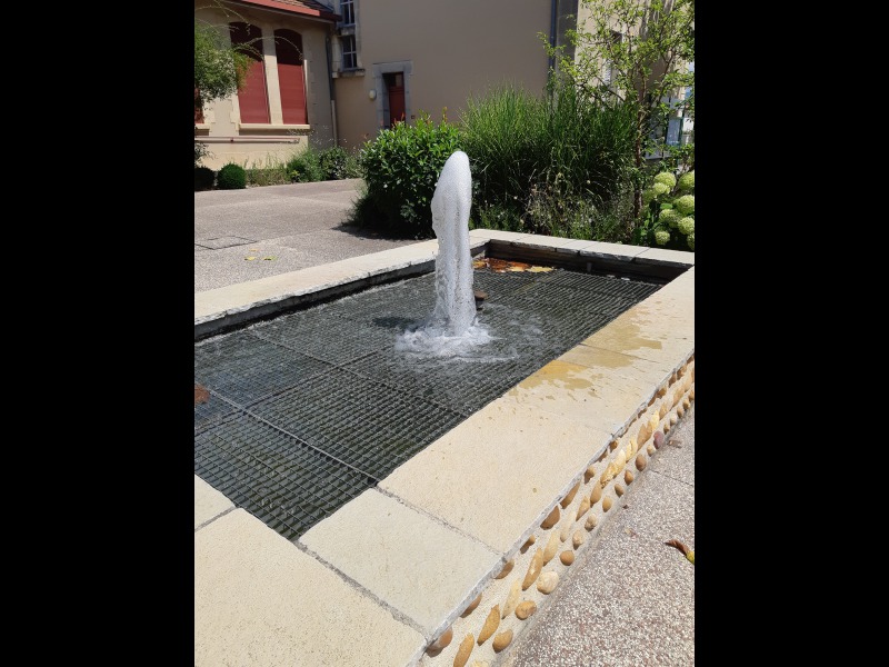Discover<br/>the second clue picure