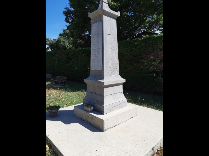 Discover<br/>the second clue picure