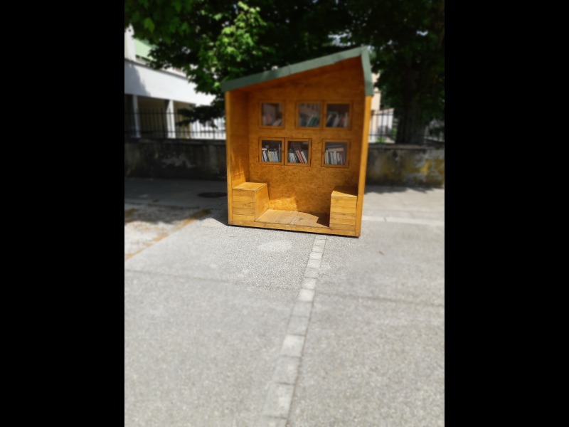 Discover<br/>the second clue picure