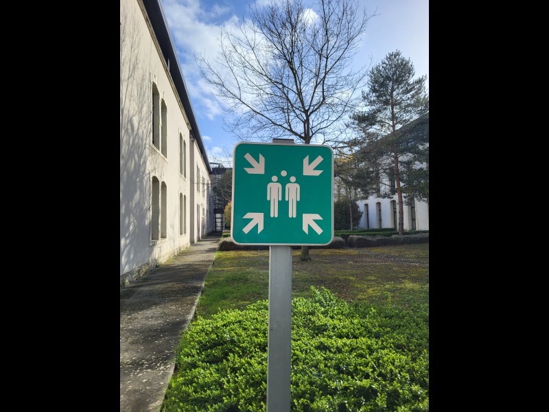 Discover<br/>the second clue picure