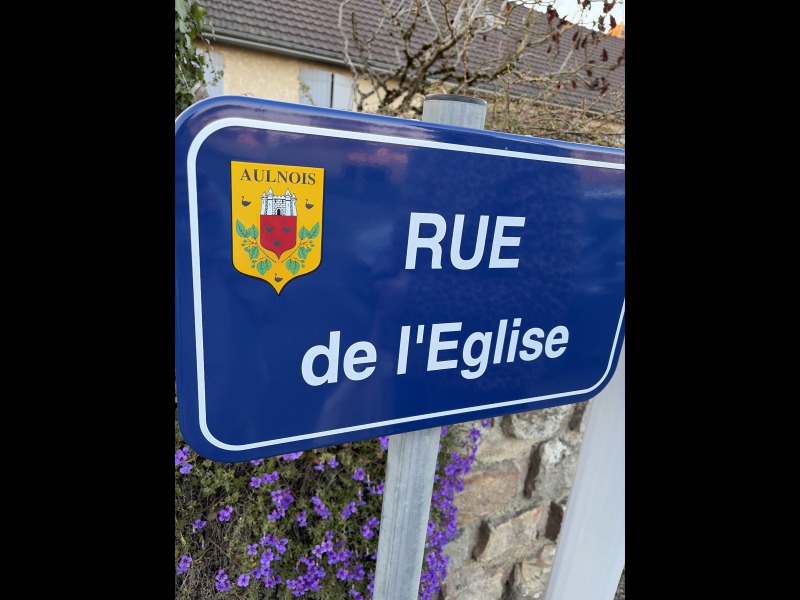 Discover<br/>the second clue picure