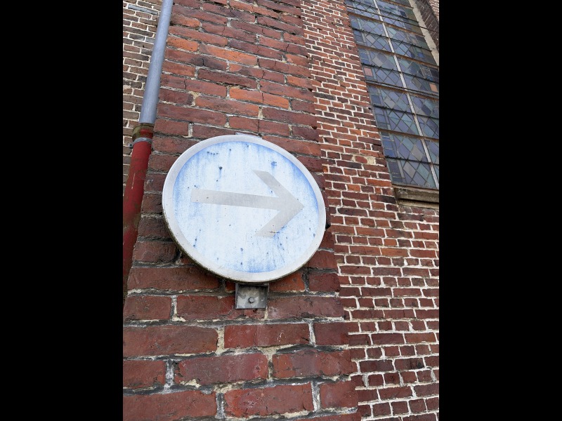 Discover<br/>the second clue picure